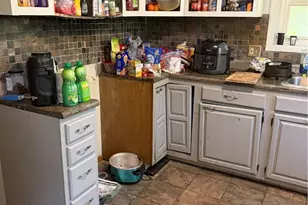 327 Cayuga Ave NW, Canton, OH 44708 - Photo 8