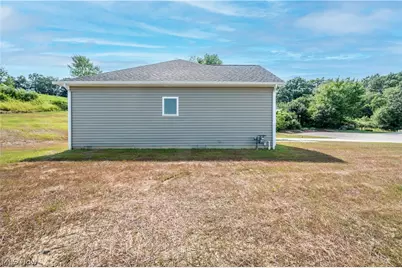 135 Hillside Drive, East Palestine, OH 44413 - Photo 6