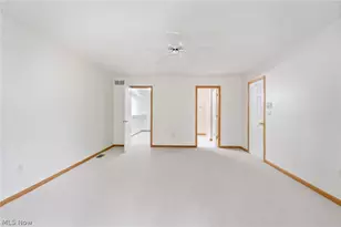 2823 Stratford Cir, Green, OH 44312 - Photo 14