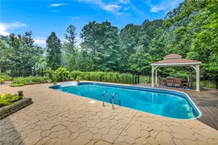 9715 Knightsbridge Ln, Concord Twp, OH 44060 - Photo 4