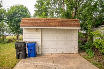 9105 Bancroft Avenue, Loveland, OH 44105 - Photo 8