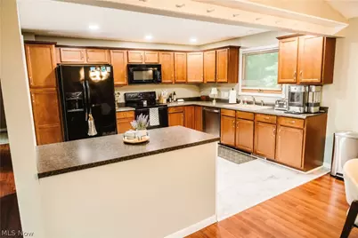 894 Green Drive, Coshocton, OH 43812 - Photo 6