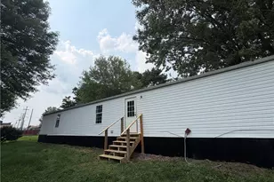 40 N Canal St, Frazeysburg, OH 43822 - Photo 2