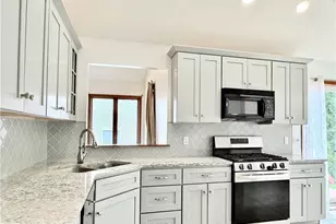 7673 Buchanan Dr, Youngstown, OH 44512 - Photo 6
