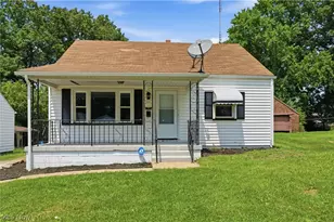 734 Pasadena Ave, Youngstown, OH 44502 - Photo 2