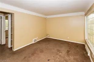 16906 Holly Hill Dr, Loveland, OH 44128 - Photo 6