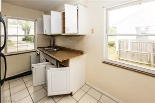 16906 Holly Hill Dr, Loveland, OH 44128 - Photo 8