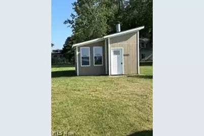4394 Lake Road N, Geneva, OH 44041 - Photo 2