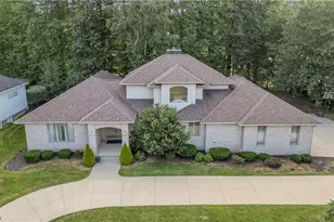 416 Castle Pines Dr, Akron, OH 44333 - Photo 1