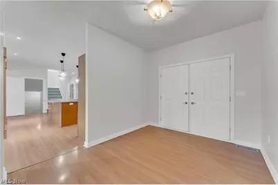 416 Castle Pines Drive, Akron, OH 44333 - Photo 6