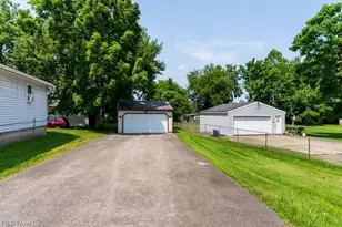 71 Elm St, Struthers, OH 44471 - Photo 6