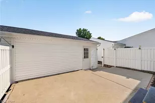 2040 Carlile Dr, Uniontown, OH 44685 - Photo 6