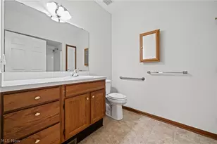 215 Village Dr, Green Hills, OH 44131 - Photo 14