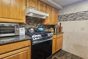 1828 E 291st St, Wickliffe, OH 44092 - Photo 18