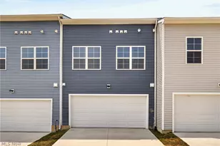 469 Harbor Ln, Lorain, OH 44052 - Photo 6