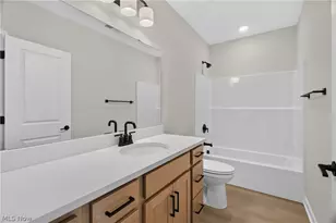 469 Harbor Ln, Lorain, OH 44052 - Photo 24
