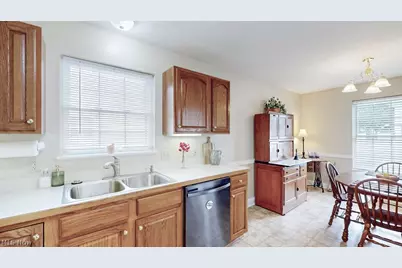 142 Carly Court, Hartville, OH 44632 - Photo 14