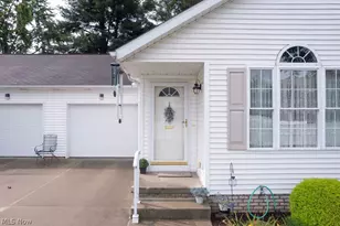 142 Carly Ct, Hartville, OH 44632 - Photo 4