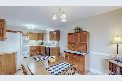 142 Carly Court, Hartville, OH 44632 - Photo 8