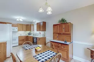 142 Carly Ct, Hartville, OH 44632 - Photo 8