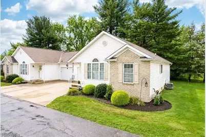142 Carly Court, Hartville, OH 44632 - Photo 2