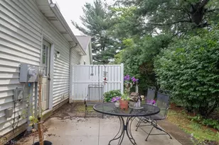 142 Carly Ct, Hartville, OH 44632 - Photo 28