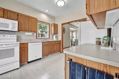 205 Village Drive, Green Hills, OH 44131 - Photo 14