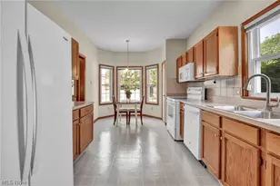 205 Village Dr, Green Hills, OH 44131 - Photo 12