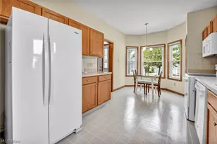 205 Village Dr, Green Hills, OH 44131 - Photo 10