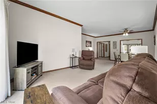 205 Village Dr, Green Hills, OH 44131 - Photo 6