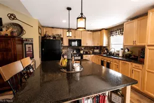 905 West Dr, Sheffield Lake, OH 44054 - Photo 8