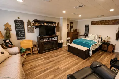 905 West Drive, Sheffield Lake, OH 44054 - Photo 16