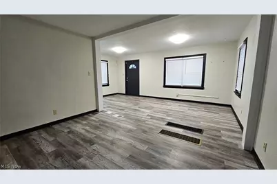 2055 S Main Street, Akron, OH 44301 - Photo 2