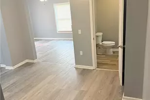 240 E Miller Ave, Akron, OH 44301 - Photo 8