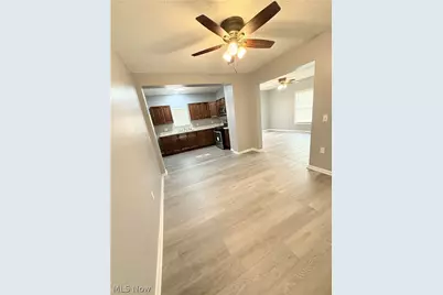 240 E Miller Avenue, Akron, OH 44301 - Photo 8