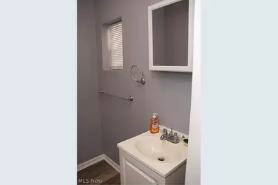 240 E Miller Avenue, Akron, OH 44301 - Photo 12