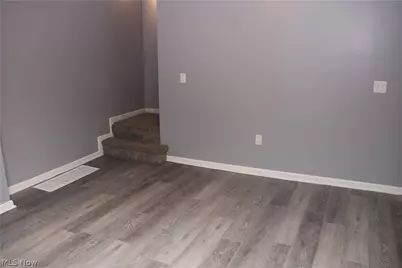 240 E Miller Avenue, Akron, OH 44301 - Photo 14