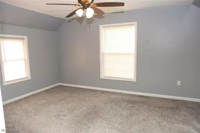 240 E Miller Avenue, Akron, OH 44301 - Photo 16