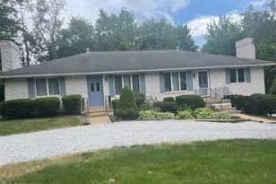 6218 Island Dr NW, Canton, OH 44718 - Photo 2