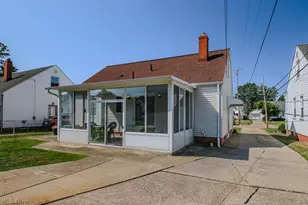 253 E 288th St, Willowick, OH 44095 - Photo 12