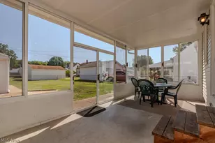 253 E 288th St, Willowick, OH 44095 - Photo 12