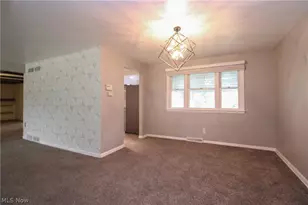 2985 Heatherbrae Dr, Youngstown, OH 44514 - Photo 6