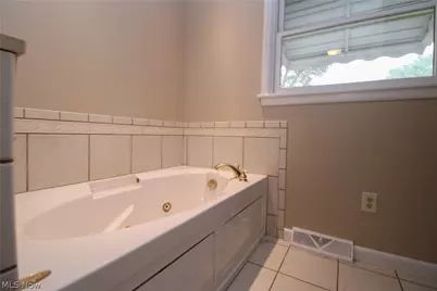 2985 Heatherbrae Drive, Youngstown, OH 44514 - Photo 22