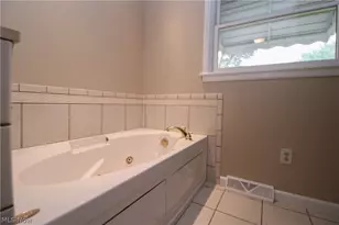 2985 Heatherbrae Dr, Youngstown, OH 44514 - Photo 22