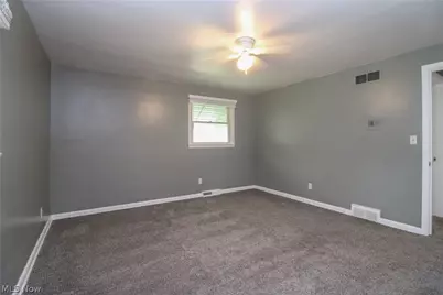 2985 Heatherbrae Drive, Youngstown, OH 44514 - Photo 14