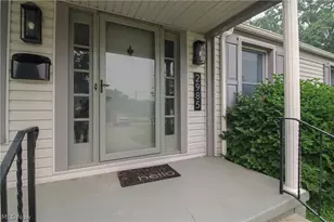 2985 Heatherbrae Dr, Youngstown, OH 44514 - Photo 2