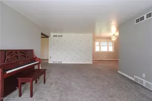 2985 Heatherbrae Dr, Youngstown, OH 44514 - Photo 4