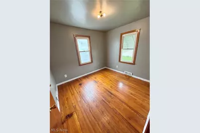 1408 E Boston Avenue, Youngstown, OH 44502 - Photo 6