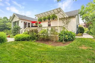 1000 Park Village Dr, Louisville, OH 44641 - Photo 4
