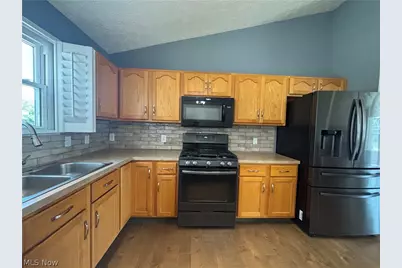 5788 W Breezeway Drive, North Ridgeville, OH 44039 - Photo 2